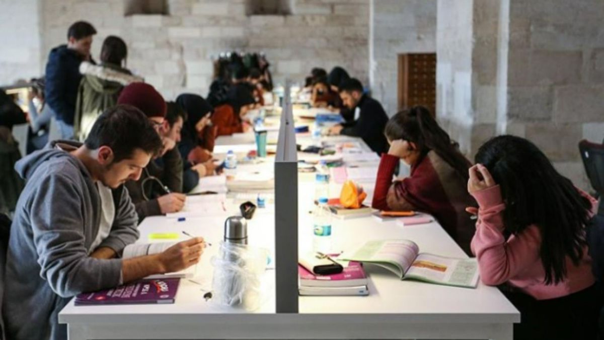 Okullar neden 2 ekime ertelendi? 2023-2024 Üniversiteler neden geç açılacak? Üniversitelerin açılışı neden ertelendi?