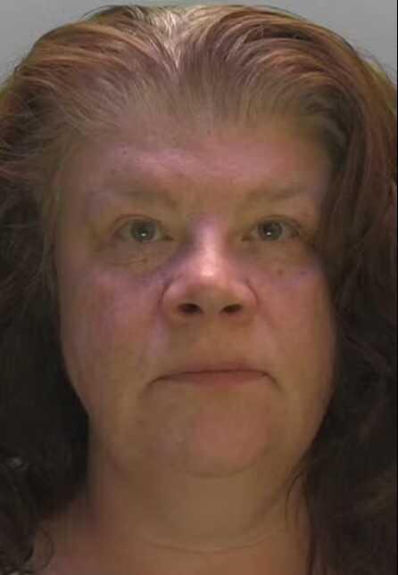 Tekerlekli sandalyeye mahkum olan kocasının erkek bacısı ile ilişkiye giren kadın kocasına çıkardıkları sesleri zorla dinlettirdi Tekerlekli sandalyeye mahkum olan kocasının erkek bacısı ile ilişkiye giren kadın kocasına çıkardıkları sesleri zorla dinlettirdi