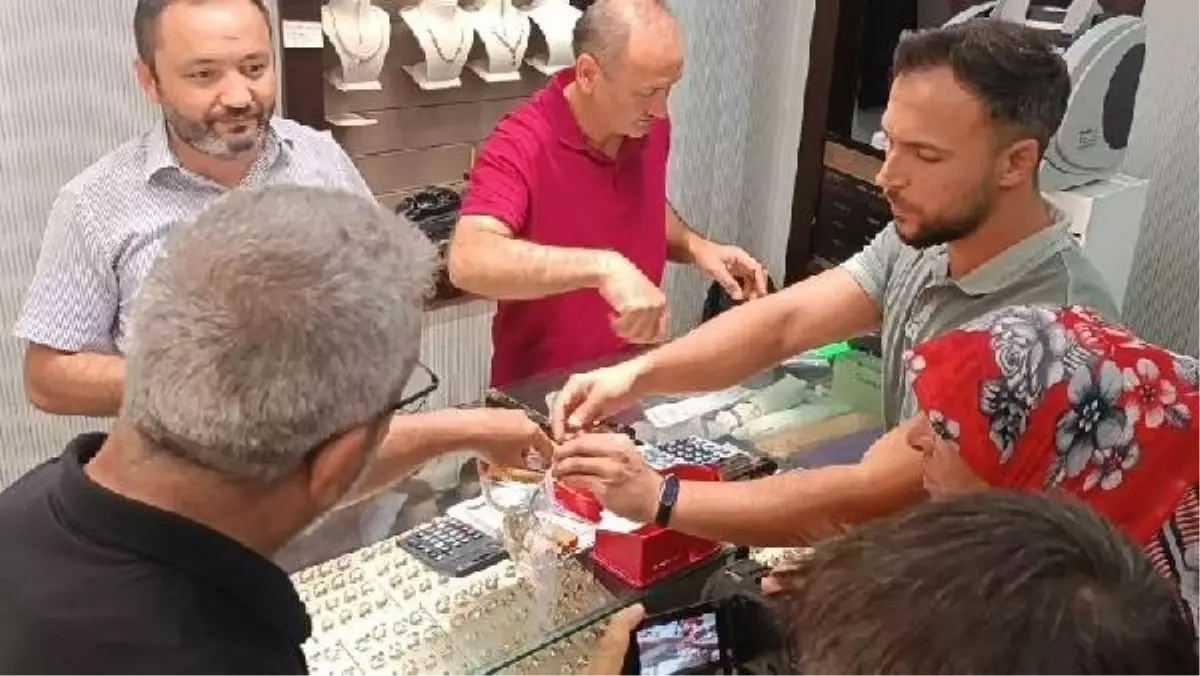 Kırıkkale'de Polis Olarak Tanıtılan Dolandırıcılara Polis Engeli