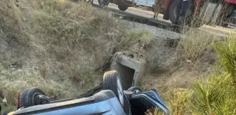 Uşak'ta Otomobil Şarampole Devrildi: 4 Yaralı