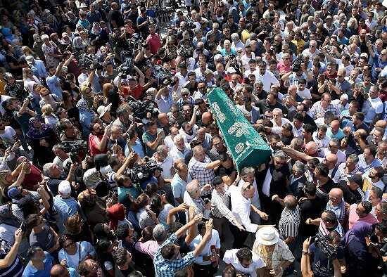 Vatan Şaşmaz neden, nasıl öldü, kim öldürdü? Vatan Şaşmaz neden hayatını kaybetti, kaç yaşında vefat etti? Vatan Şaşmaz neden, nasıl öldü, kim öldürdü? Vatan Şaşmaz neden hayatını kaybetti, kaç yaşında vefat etti?