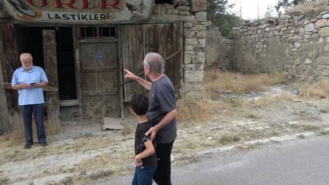 68 yıllık tabeladaki detay tüm köyü büyüledi: Çocukken bize sihir gibi geldi