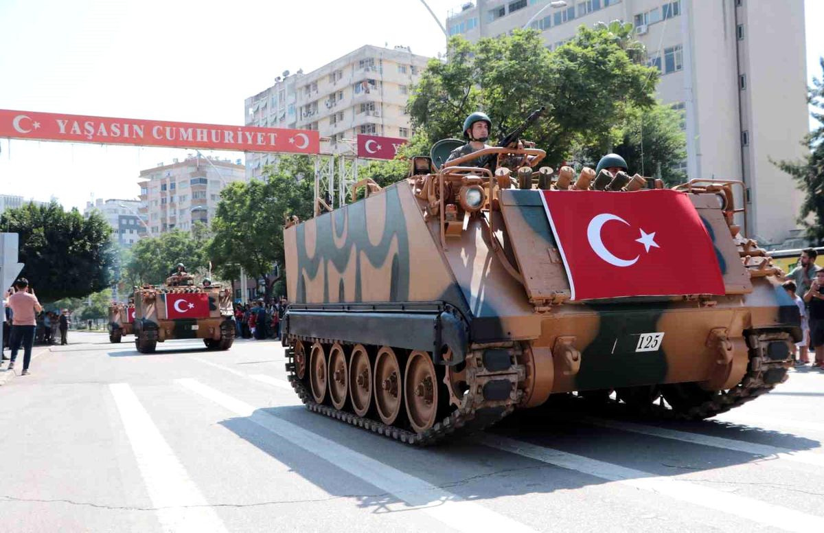 Adana'da 30 Ağustos Zafer Bayramı kutlandı