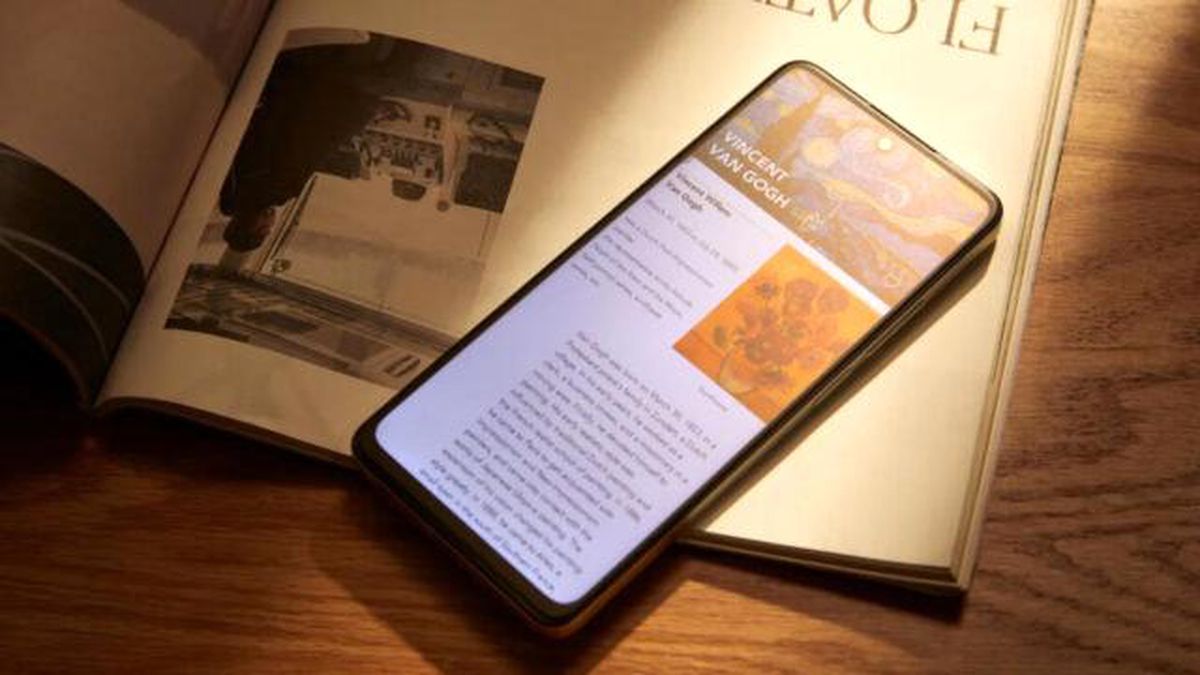 TCL, dünyanın ilk kağıda benzer ekranlı akıllı telefonlarını duyurdu