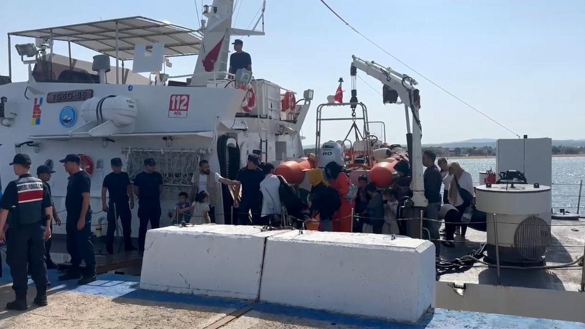 Çanakkale'de 27 Afganistanlı kaçak göçmen ve 3 organizatör yakalandı