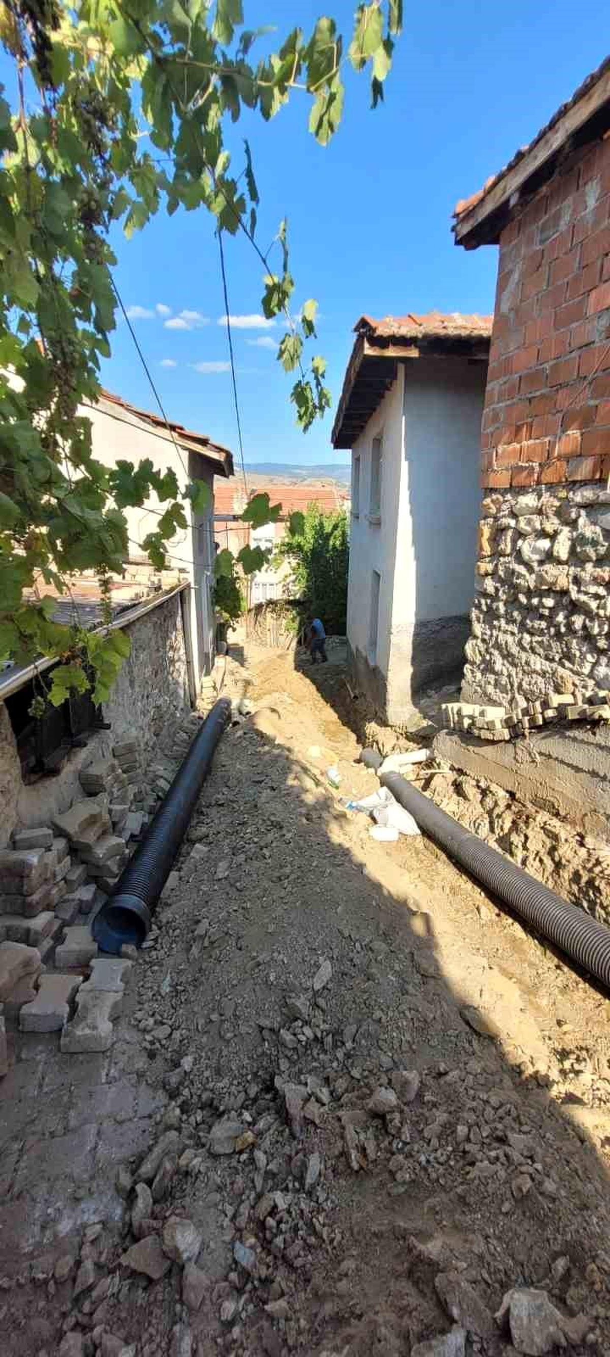 İnhisar Belediyesi Kanalizasyon Hatlarını Korge Borular İle Yeniledi