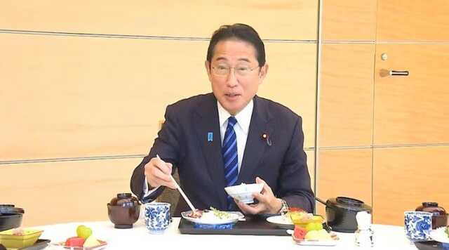 Japonya Başbakanı Fumio Kishida, Fukuşima Nükleer Santrali'ndeki arıtılmış radyoaktif suyu yedi