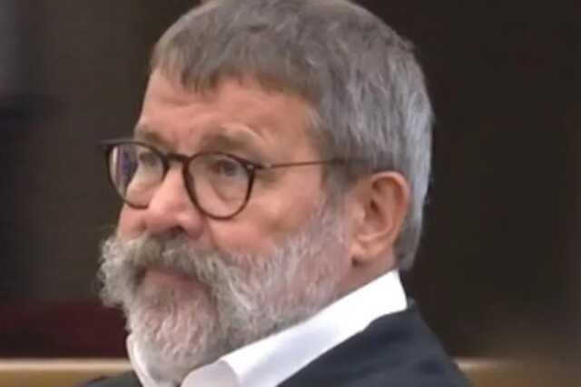 Penis büyütme işlemi sırasında hastanın ölmesine sebep olan sahte cerrah tutuklandı Penis büyütme işlemi sırasında hastanın ölmesine sebep olan sahte cerrah tutuklandı