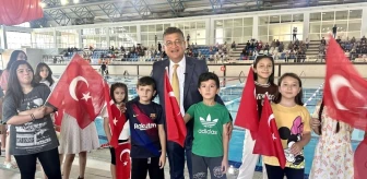 Kütahya Dumlupınar Üniversitesi Zafer Haftası Yüzme Yarışları Ödül Töreni