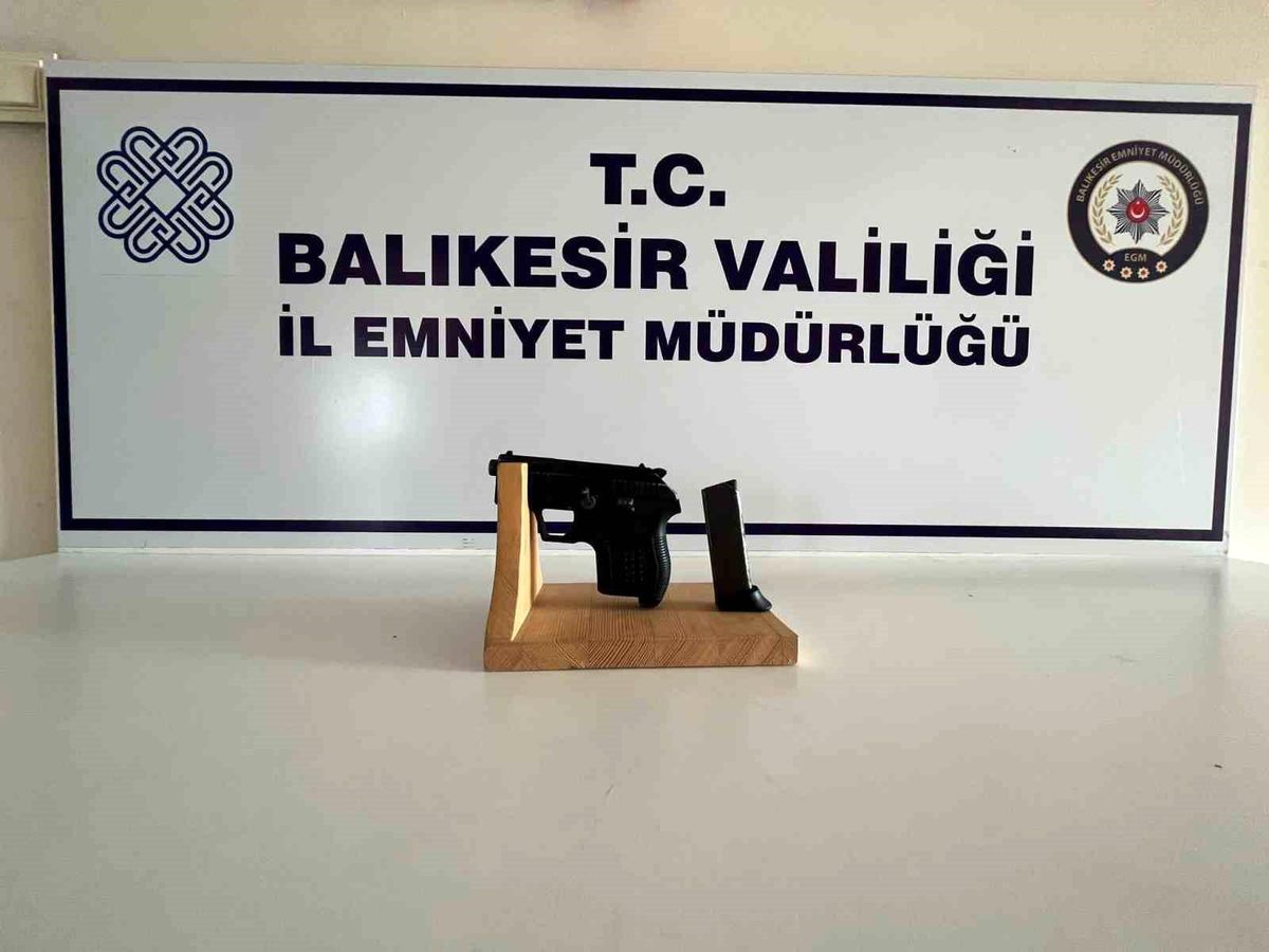 Balıkesir'de yapılan asayiş uygulamalarında 8 şahıs gözaltına alındı