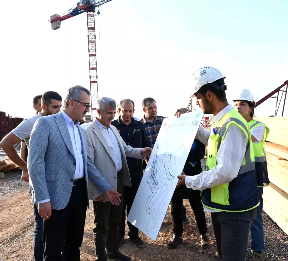 Kahramanmaraş'ta deprem konutları incelemesi
