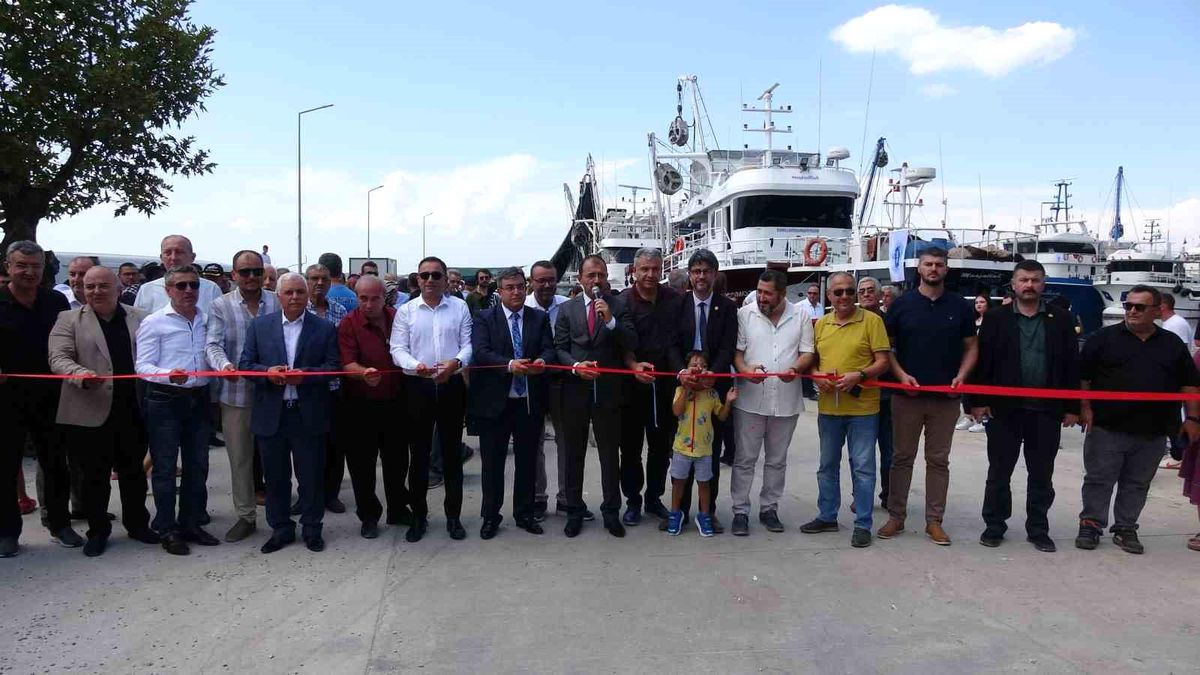 Çanakkale'de Balıkçılar Yeni Av Sezonuna 'Vira Bismillah' Diyerek Başladı