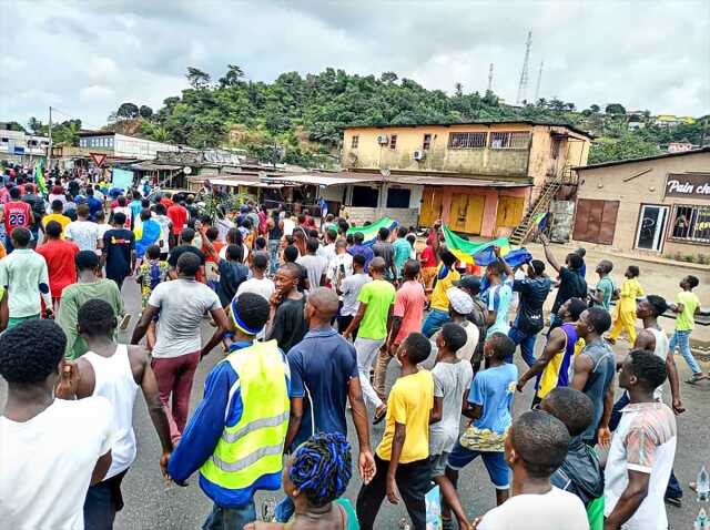 Gabon'daki darbenin ardından Kamerun ve Ruanda, ordu saflarında değişikliğe gitti Gabon'daki darbenin ardından Kamerun ve Ruanda, ordu saflarında değişikliğe gitti