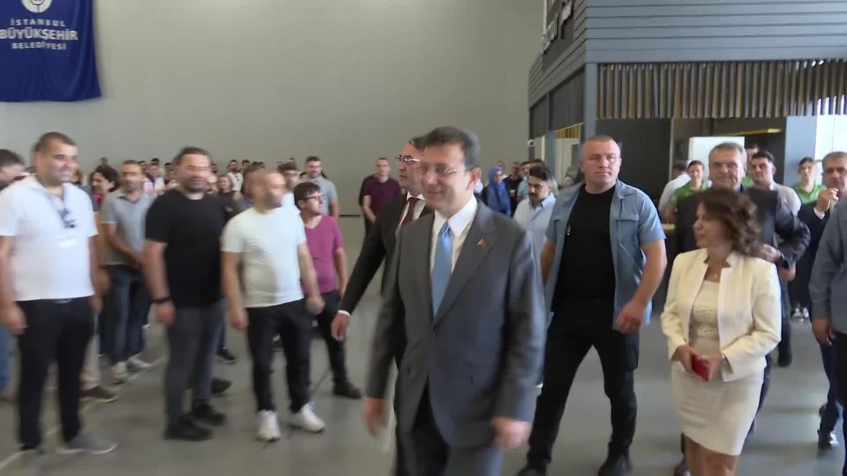 İmamoğlu, İbb Sosyal Hizmet Çalışanlarıyla Buluştu: 'Ben Diyen Aklı Değil, Biz Diyen Aklı Bu Toplumun Her Bireyinin Hissetmesini Sağlayın'