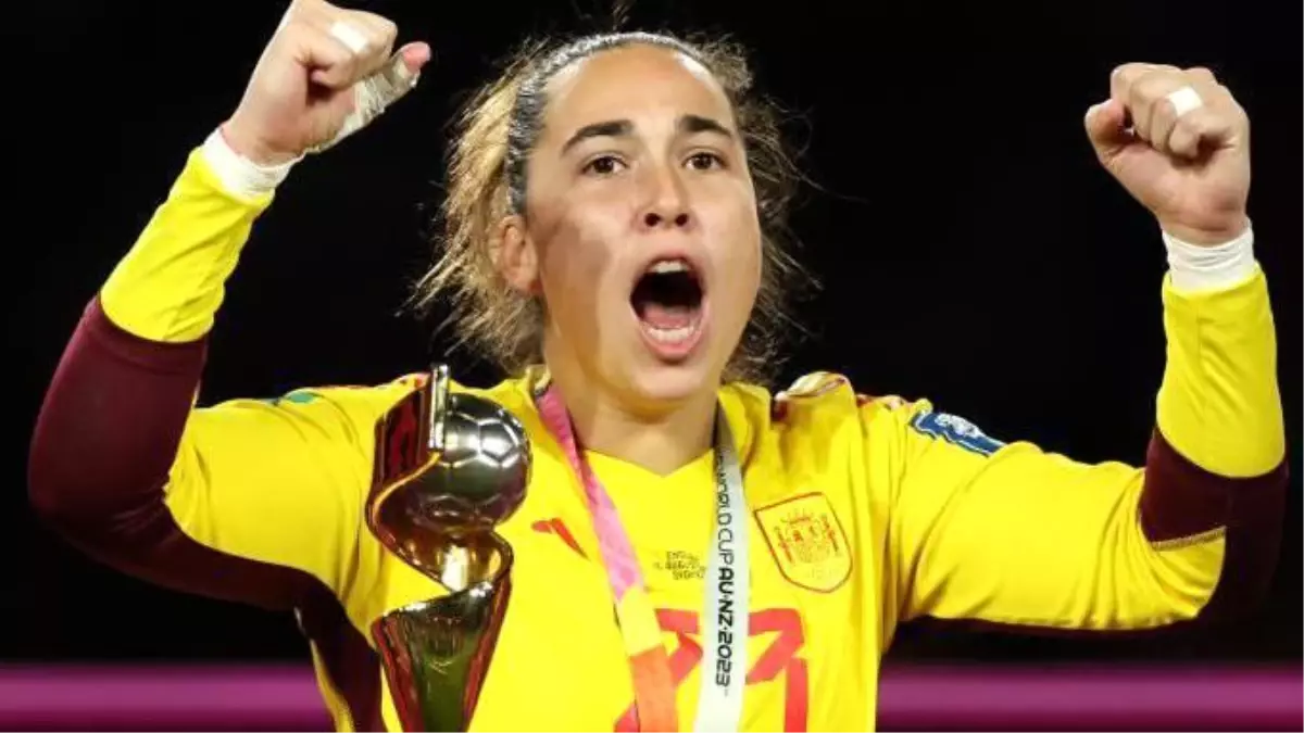 İspanya Milli Futbol Takımı Öpücük Skandalıyla Gündemde