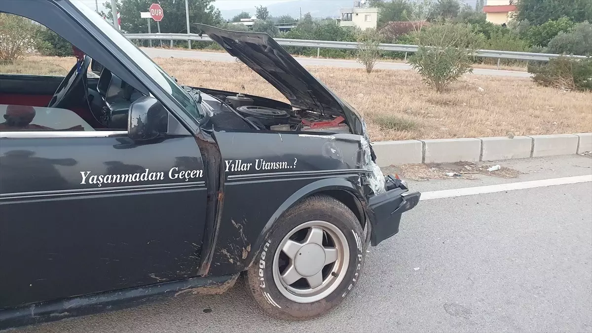 Osmaniye'de kamyonetle çarpışan otomobilin sürücüsü yaralandı