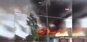 Pendik'te İş Yerinin Çatısında Çıkan Yangın Söndürüldü