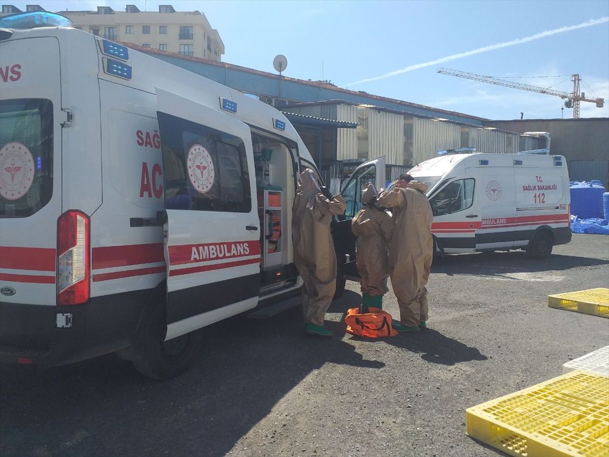 Pendik'te İmalathanede Gazdan Zehirlenen 3 İşçi Hastaneye Kaldırıldı