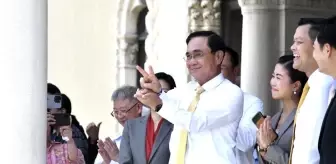 Tayland Başbakanı Prayut Chan-o-cha Hükümet Konağı'na Son Kez Veda Etti