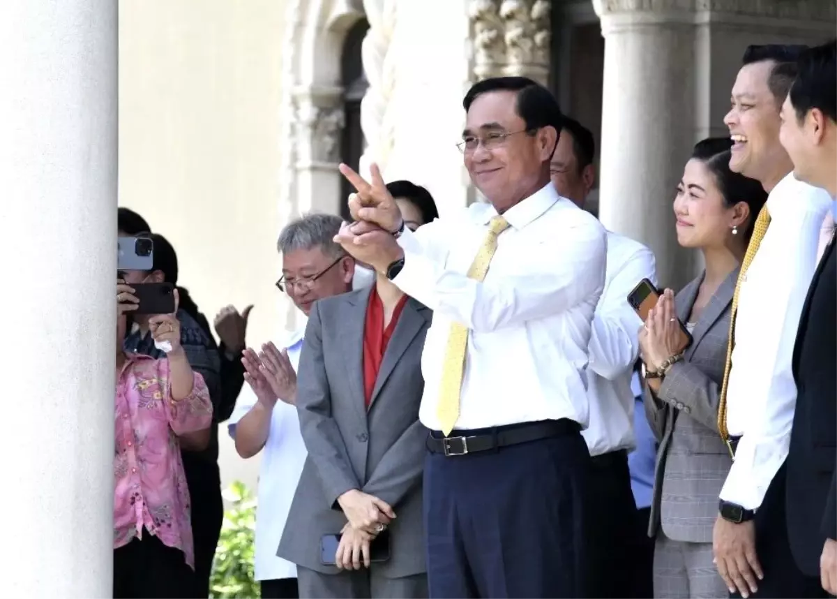 Tayland Başbakanı Prayut Chan-o-cha Hükümet Konağı'na Son Kez Veda Etti