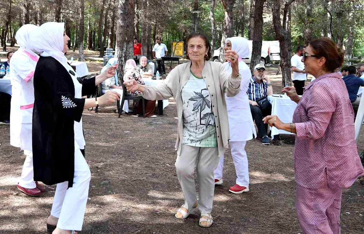 Samsun Büyükşehir Belediyesi Yaşlı ve Engellilere Piknik Düzenledi