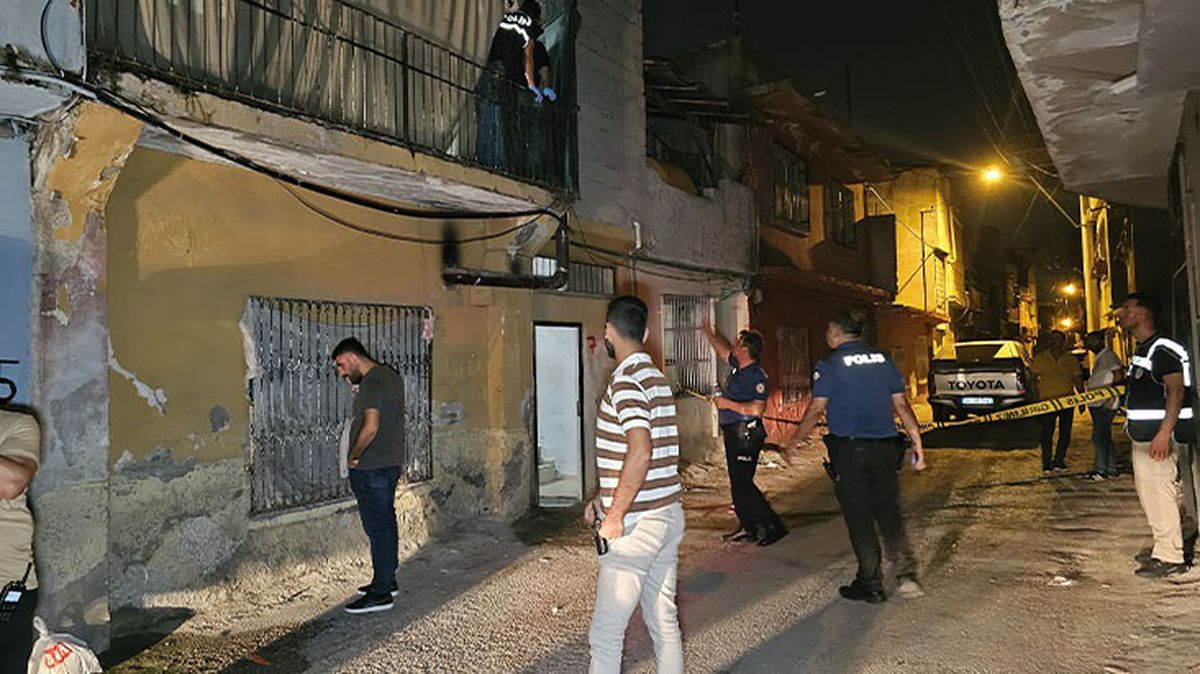 Sokaktan seslendiği husumetlisini, balkona çıkar çıkmaz başından vurarak öldürdü