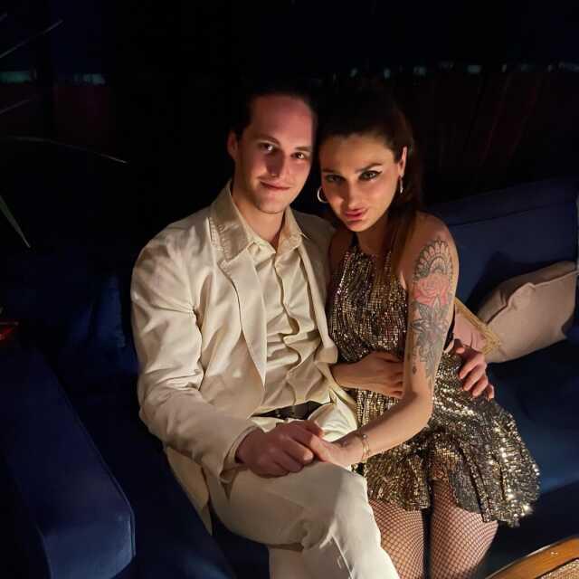 Bilge Öztürk'ten 22 yaş küçük sevgilisiyle dudak dudağa poz Bilge Öztürk'ten 22 yaş küçük sevgilisiyle dudak dudağa poz