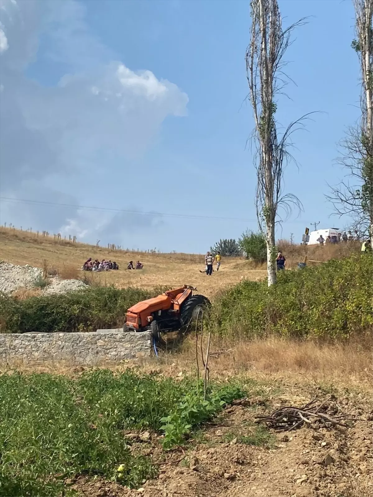Bursa'da tarlaya giderken traktörle kaza yapan sürücü öldü, eşi yaralandı