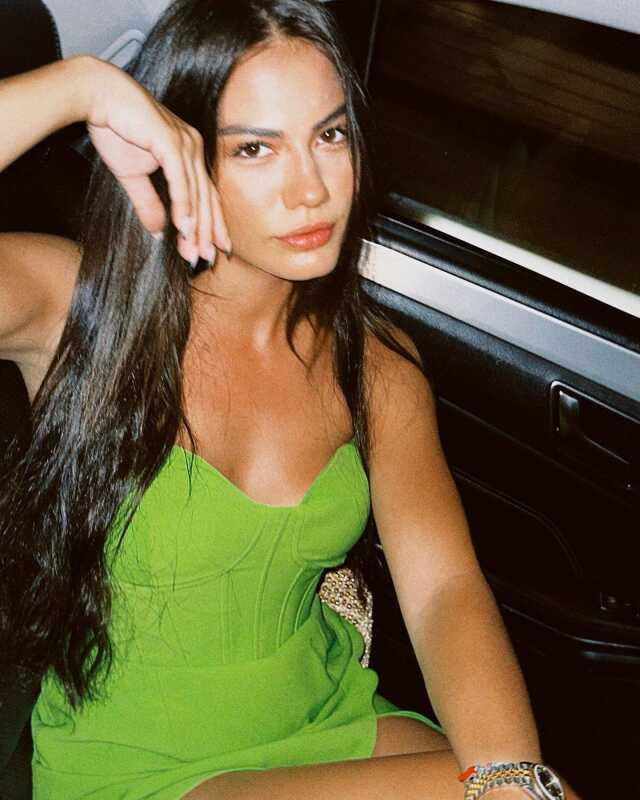 Demet Özdemir'in büyük başarısı! Venedik Film Festivali'nde 'Uluslararası En İyi Oyuncu' ödülüne layık görüldü Demet Özdemir'in büyük başarısı! Venedik Film Festivali'nde 'Uluslararası En İyi Oyuncu' ödülüne layık görüldü