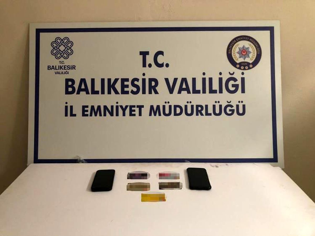 Balıkesir'de İnternet Dolandırıcılığı Operasyonu: 13 Kişi Dolandırıldı, 2 Şüpheli Yakalandı