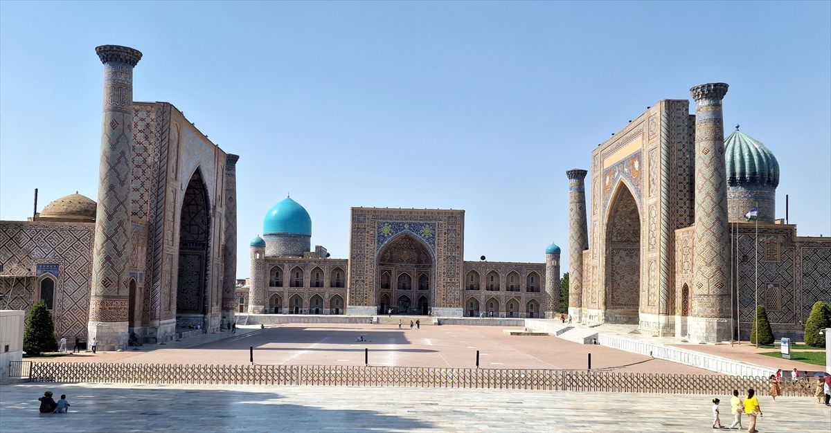 Özbekistan bağımsızlığının 32'nci yılını kutluyor