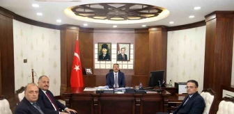Hakkari Valisi ve Belediye Başkan Vekili Ali Çelik, işsizlik sorununa çözüm için organize sanayi bölgesinin hizmete açılmasının önemini vurguladı