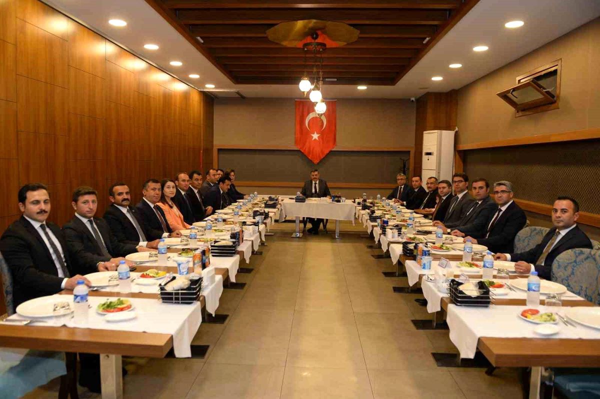 Vali Çiftçi'den Kaymakamlara veda