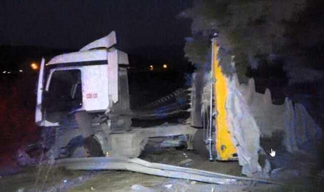 6 kişinin hayatını kaybettiği kazada otobüse çarpan tırın şoförü konuştu 6 kişinin hayatını kaybettiği kazada otobüse çarpan tırın şoförü konuştu