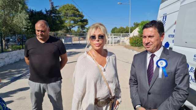 Ajda Pekkan Bodrum'da Hayvan Barınağını Ziyaret Etti Ajda Pekkan Bodrum'da Hayvan Barınağını Ziyaret Etti