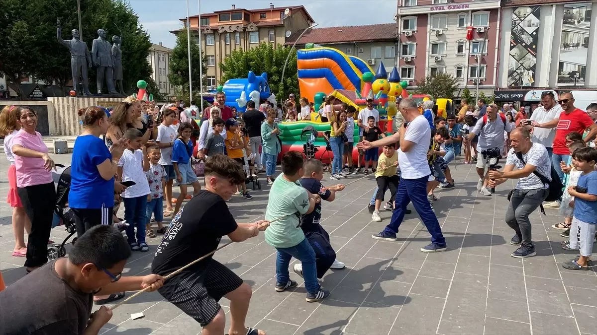 Bartın Belediyesi 1. Çocuk Şenliği Renkli Görüntülere Sahne Oldu