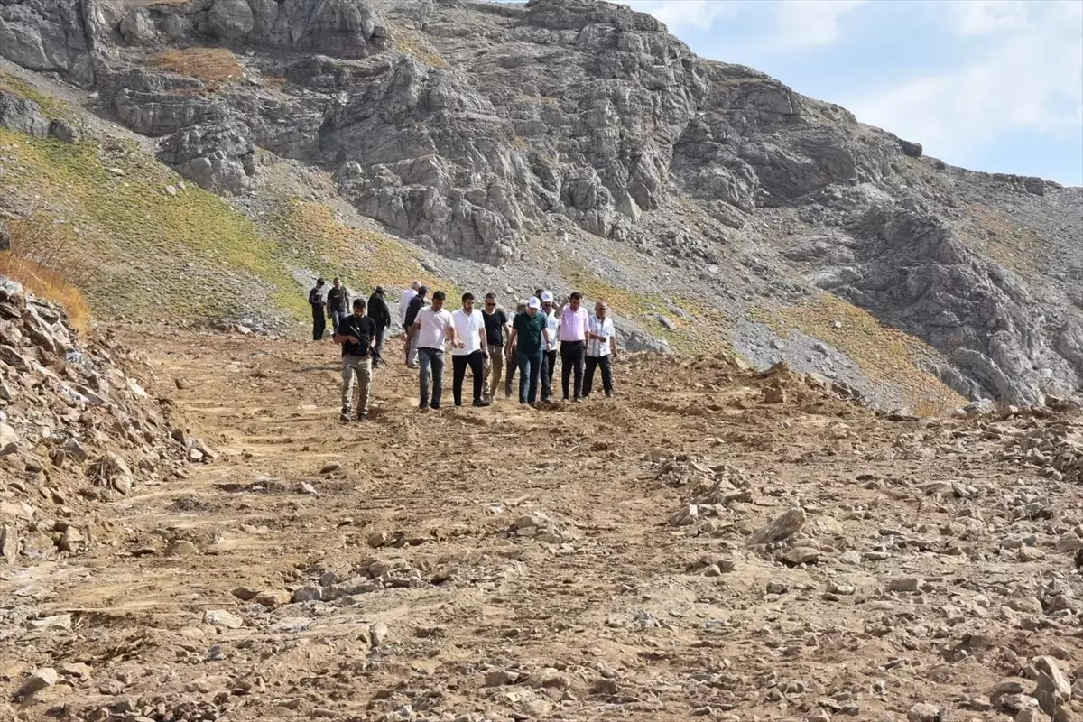 Batman'da Mereto Dağı'na yol açma çalışmaları başladı