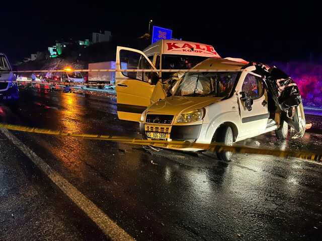 Denizli'de zincirleme trafik kazası: 3 ölü, 50 yaralı