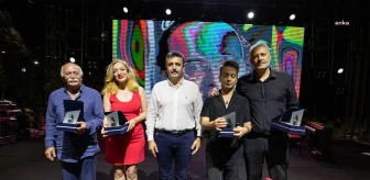 Dikili Kültür, Demokrasi ve Emek Festivali Uğur Mumcu'yu Anma Tiyatro Oyunuyla Son Buldu