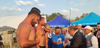 İskilip Dolma, Turşu, Çilek Festivali'nde Karakucak Güreşleri Yapıldı