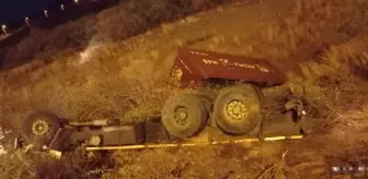 Adana'da Kamyon Şarampole Yuvarlandı: 1 Ölü