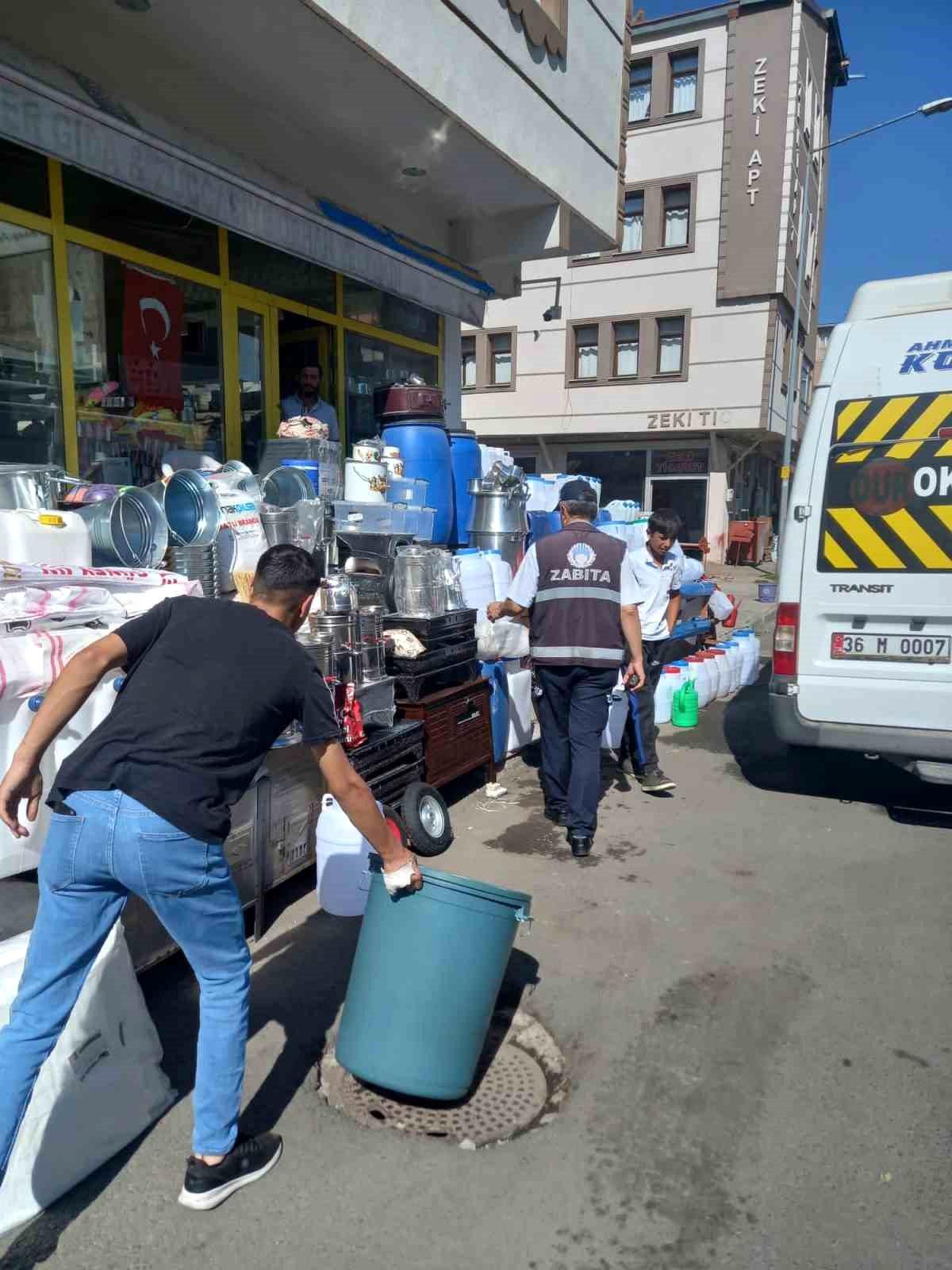 Kars'ta Kaldırım ve Yol İşgalleri Tehlike Saçıyor