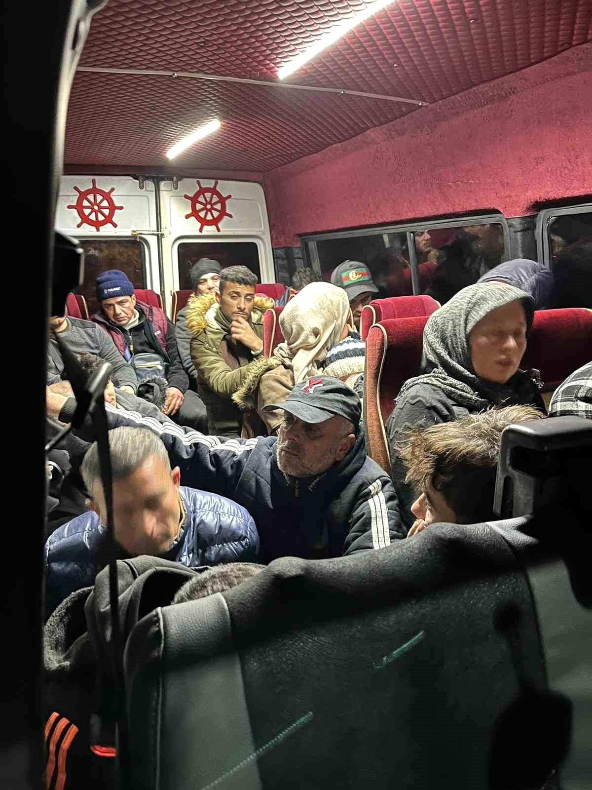 Muğla'da 102 düzensiz göçmen yakalandı, 12 insan kaçakçılığı organizatörü tutuklandı