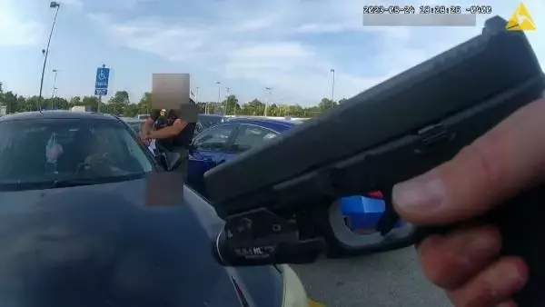 ABD'de polis tarafından öldürülen hamile kadının son anları kamerada ABD'de polis tarafından öldürülen hamile kadının son anları kamerada