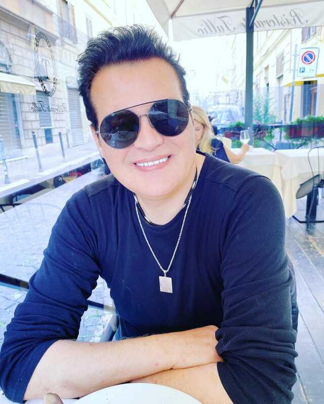 Safranbolu Belediye Başkanı olmak için aday olacak olan Hakan Peker, vaatlerini sıraladı: Sanatçılardan destek alacağız Safranbolu Belediye Başkanı olmak için aday olacak olan Hakan Peker, vaatlerini sıraladı: Sanatçılardan destek alacağız