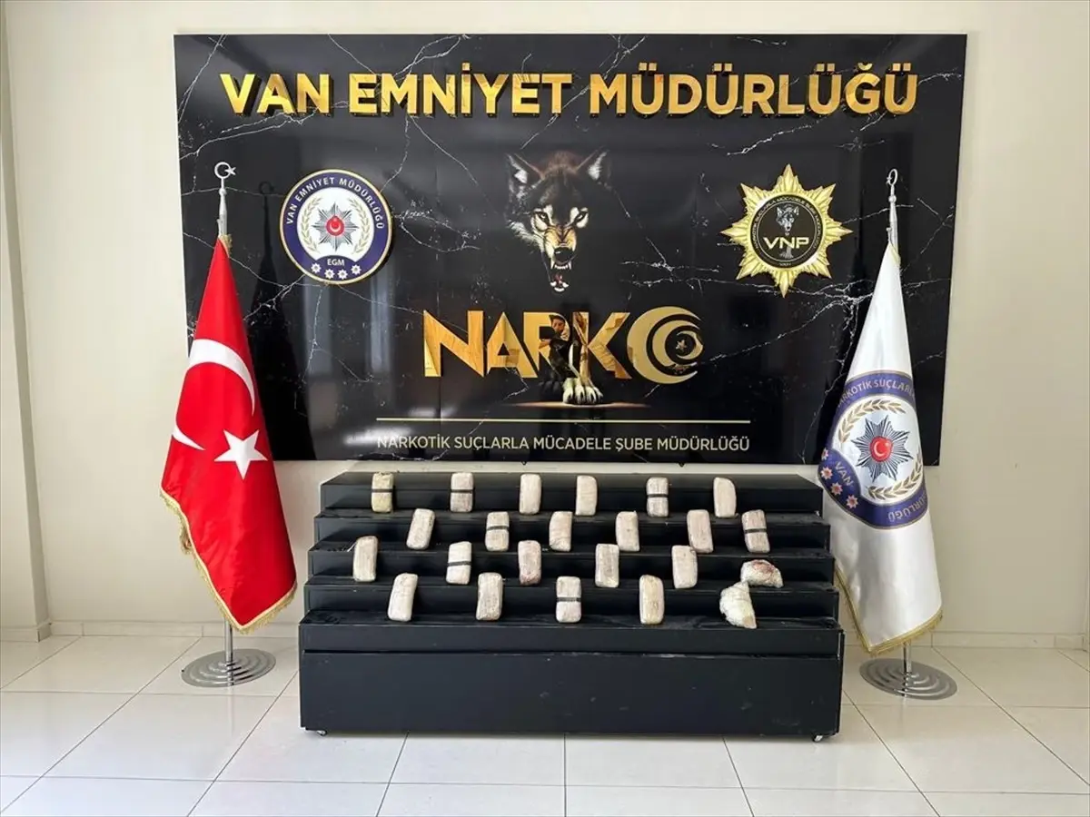 Van'da Uyuşturucu Operasyonunda 90 Şüpheli Hakkında İşlem Yapıldı