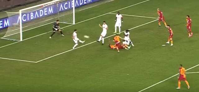 Yok artık Kerem! Attığı gol iptal oldu peşine bir tane daha attı