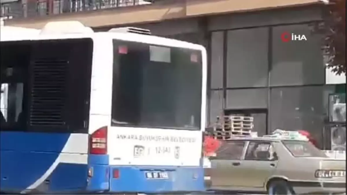 Ankara'da Yolda Kalan Araç İtme Olayı
