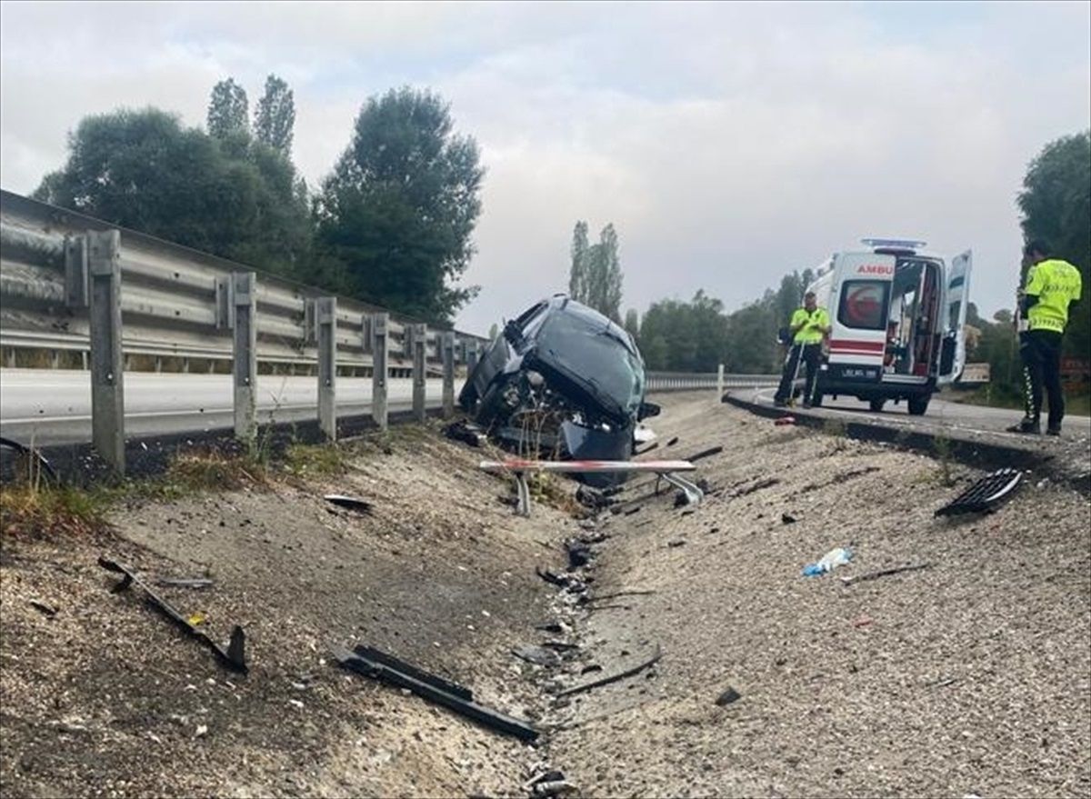 Afyonkarahisar'da kaza: 1 ölü, 1 yaralı