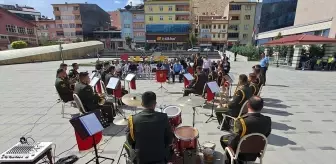 3. Ordu Komutanlığına bağlı bando takımı Bayburt'ta konser verdi